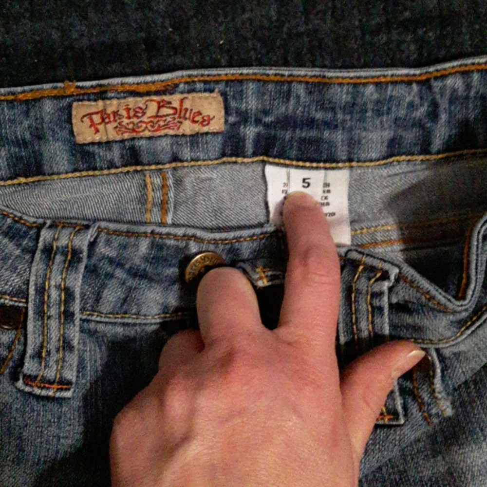 Jean Capris - Picture 2 of 5